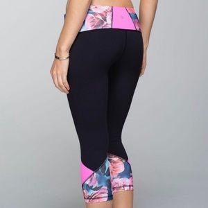 LuluLemon Secret Garden Capris